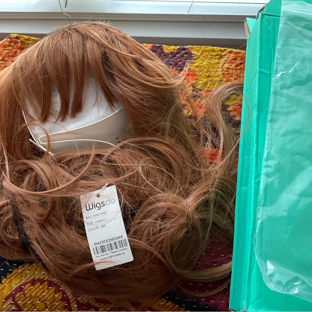 NWT Human hair blend wig, capless, size L, auburn/red.